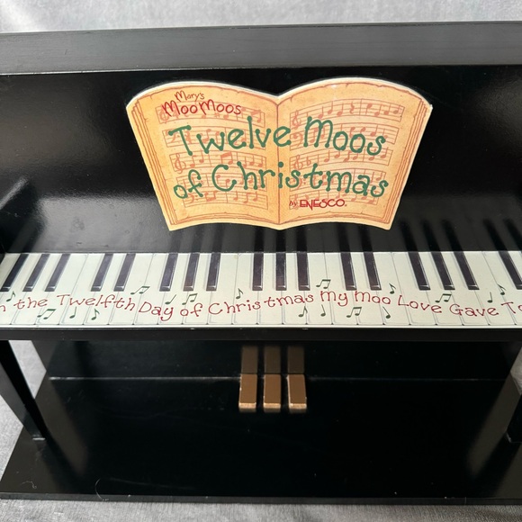 Mary's Moo Moos 1998 The Twelve Moos of Christmas Wood Piano Display Enesco Cow - Picture 10 of 10